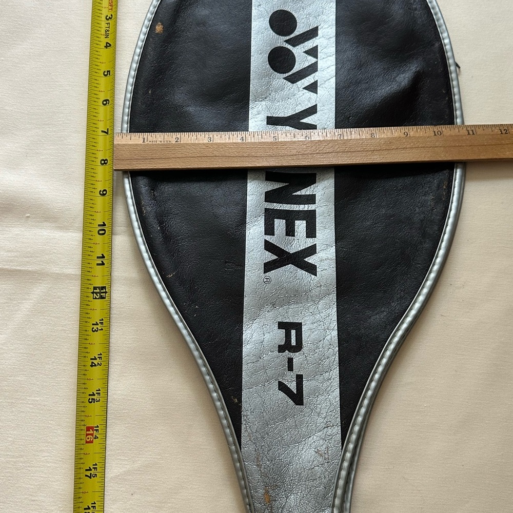 Yonex R-7 Tennis Racket with cover and bag
Graphite composite - Picture 11 of 16